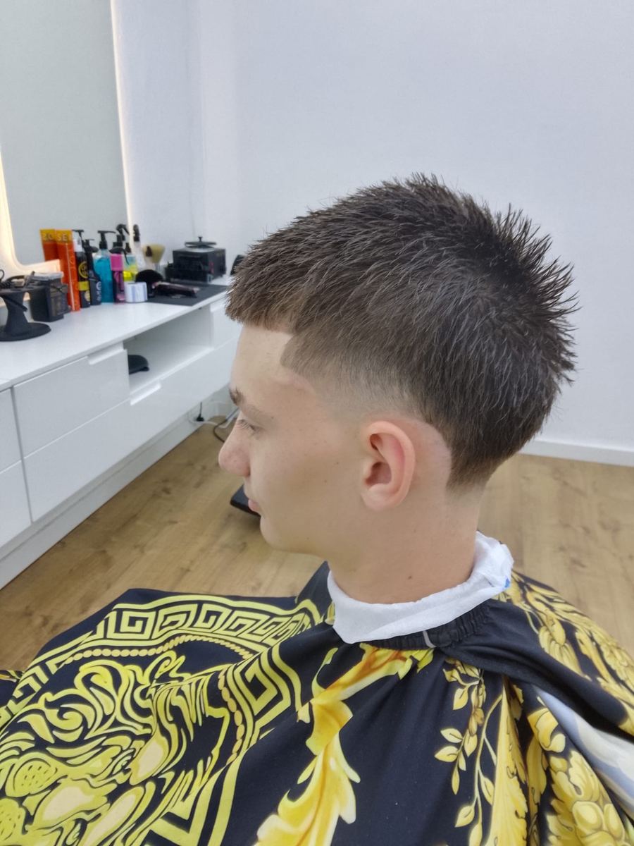 Crop mit Skin Fade